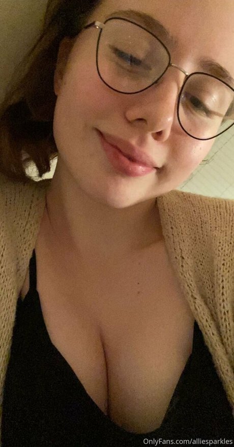Foto desnuda filtrada de OnlyFans de Alliesparkles