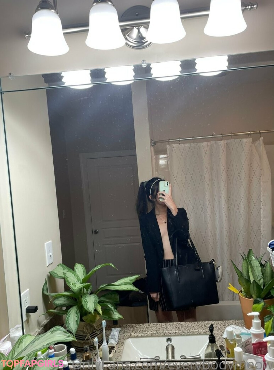 Foto desnuda filtrada de OnlyFans de Everybodymeow #123 Foto desnuda filtrada de OnlyFans de Everybodymeow #123