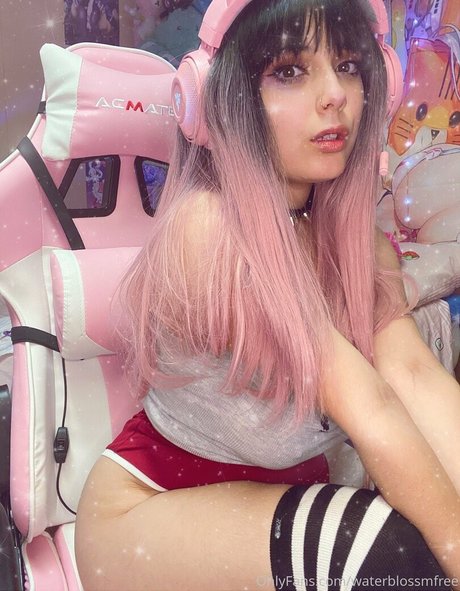 Foto desnuda filtrada de OnlyFans de Waterblossmfree