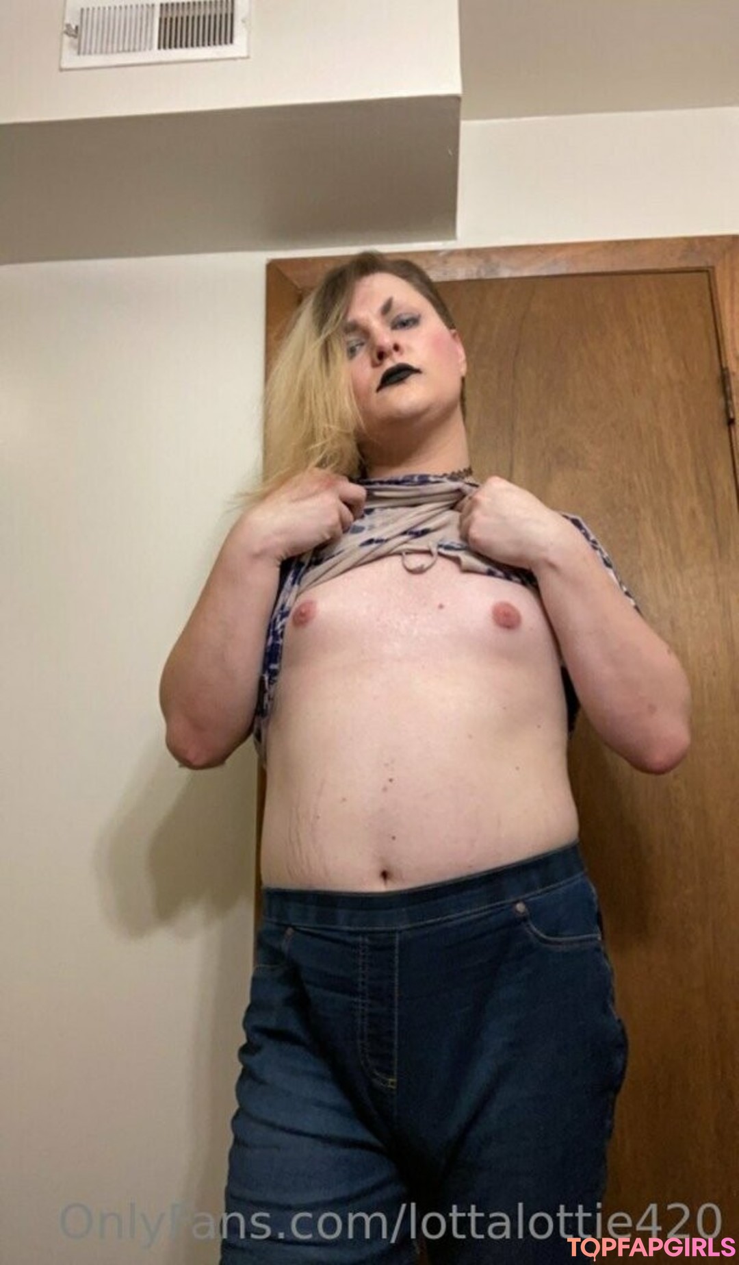 Foto desnuda filtrada de OnlyFans de Lottalottie420 #28 Foto desnuda filtrada de OnlyFans de Lottalottie420 #28