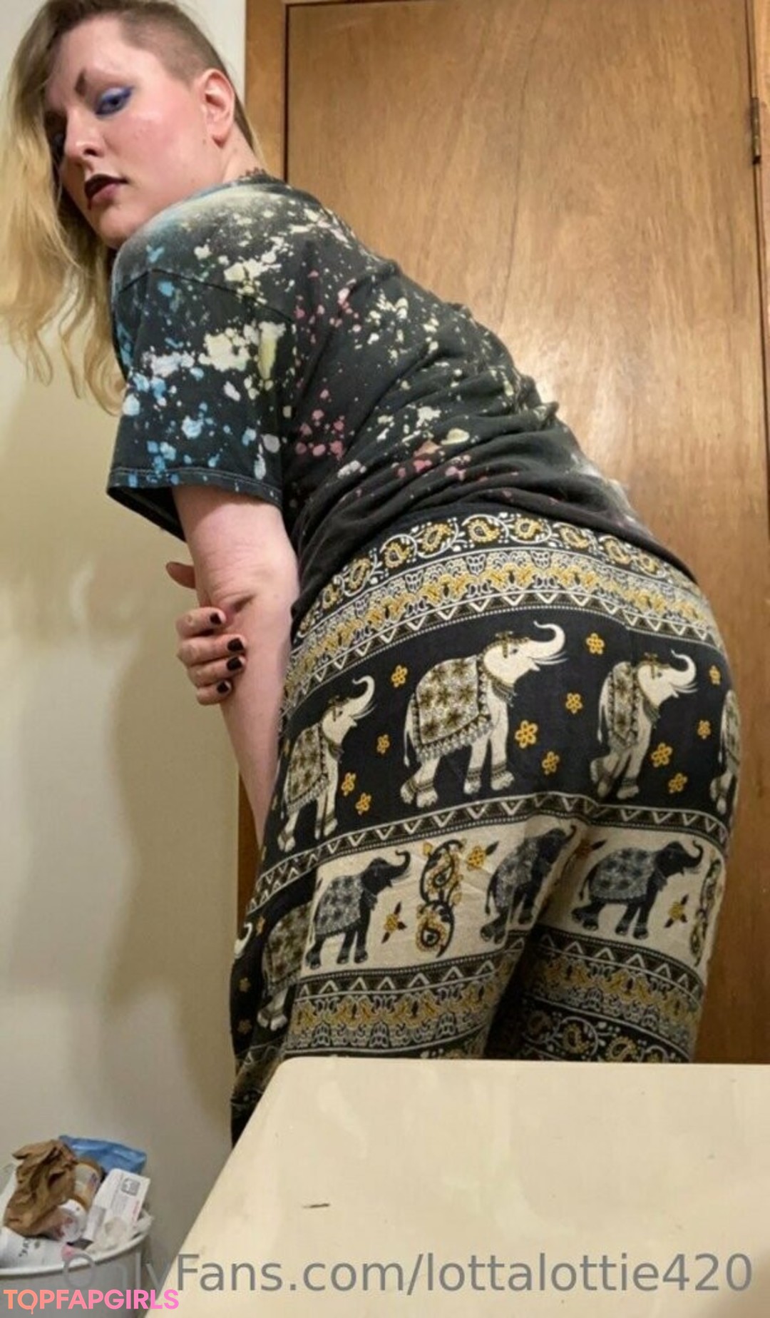 Foto desnuda filtrada de OnlyFans de Lottalottie420 #37 Foto desnuda filtrada de OnlyFans de Lottalottie420 #37