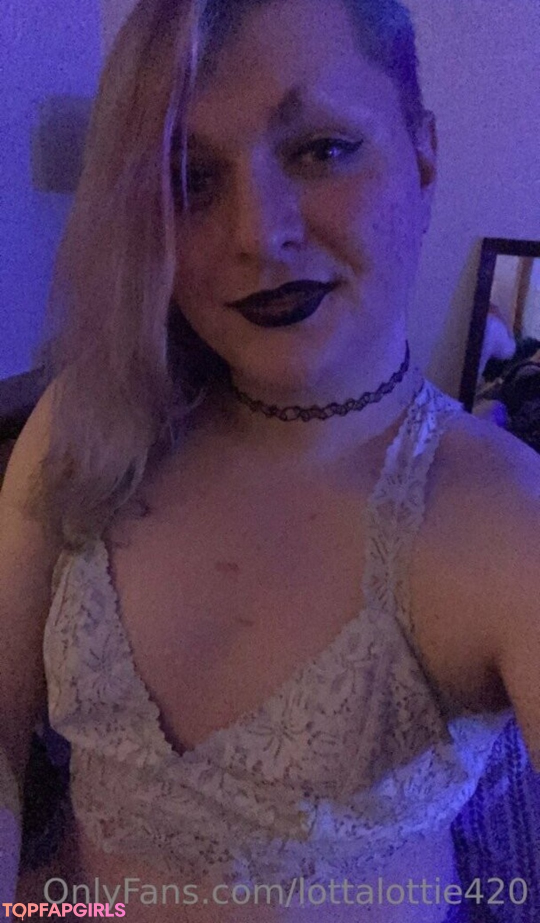 Foto desnuda filtrada de OnlyFans de Lottalottie420 #52 Foto desnuda filtrada de OnlyFans de Lottalottie420 #52