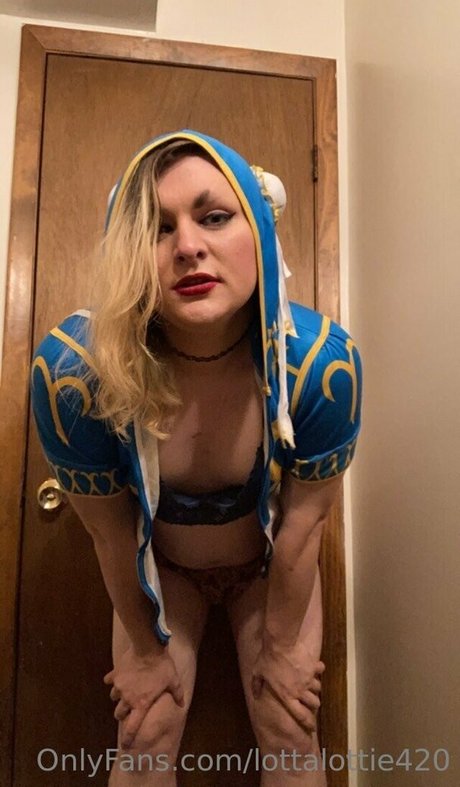 Foto desnuda filtrada de OnlyFans de Lottalottie420