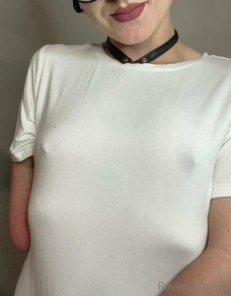 Foto desnuda filtrada de OnlyFans de Ravenlove22