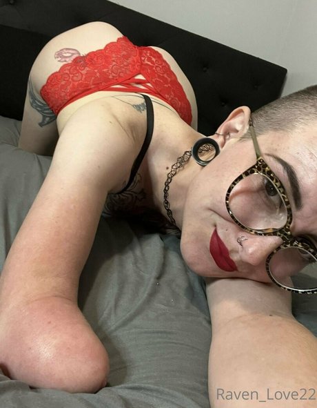 Foto desnuda filtrada de OnlyFans de Ravenlove22