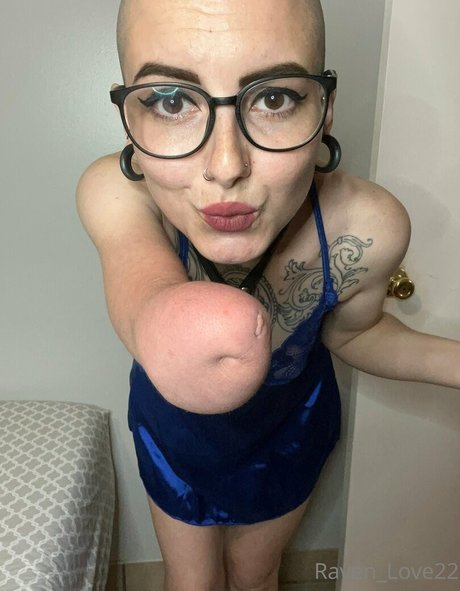 Foto desnuda filtrada de OnlyFans de Ravenlove22