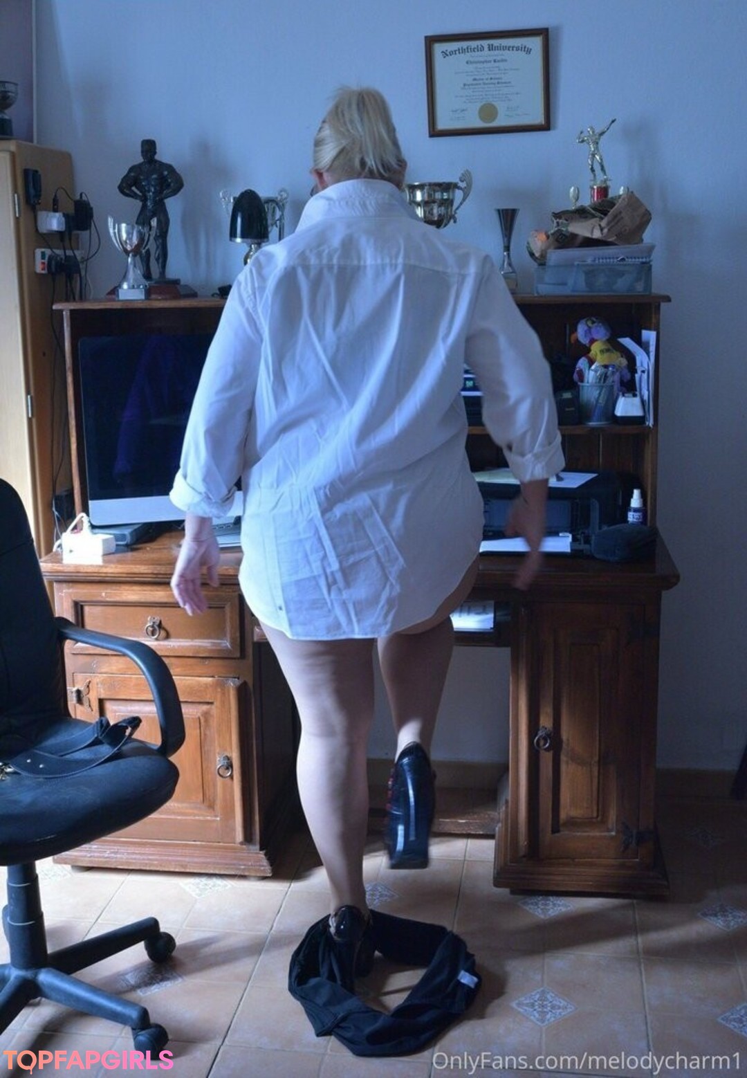 Foto desnuda filtrada de OnlyFans de Melodycharm1 #63 Foto desnuda filtrada de OnlyFans de Melodycharm1 #63