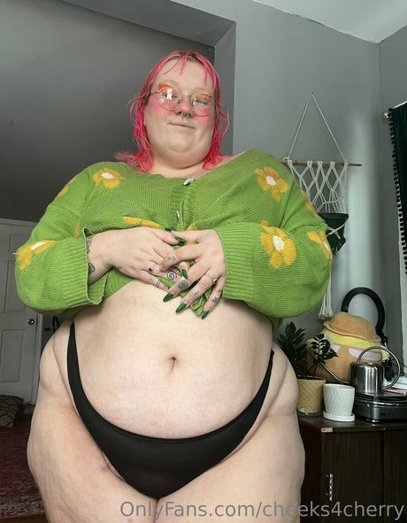 Foto desnuda filtrada de OnlyFans de Cheeks4cherry