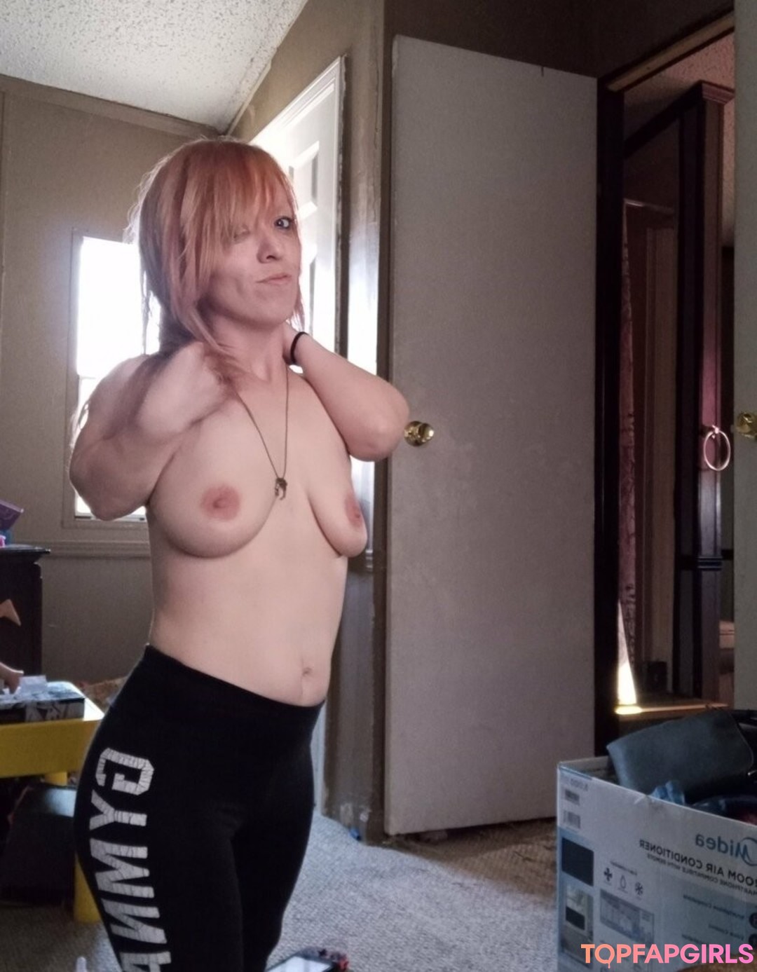 Foto desnuda filtrada de OnlyFans de Midget Love #5 Foto desnuda filtrada de OnlyFans de Midget Love #5