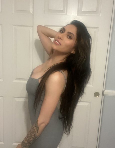 Cristina Vee