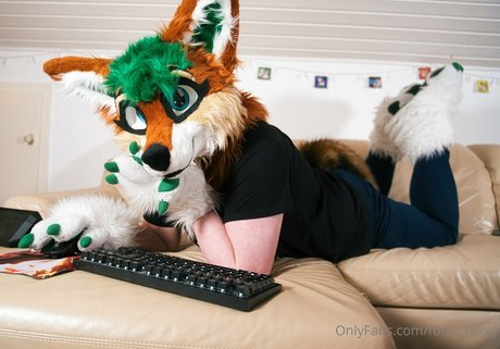 Furry_foxxy