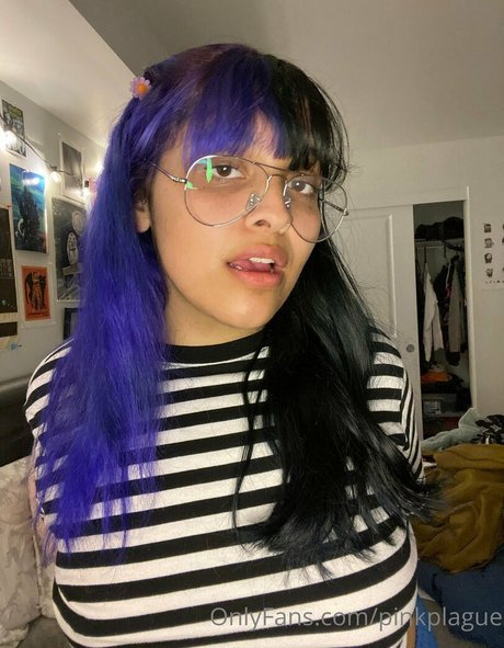 Foto desnuda filtrada de OnlyFans de Pinkplague