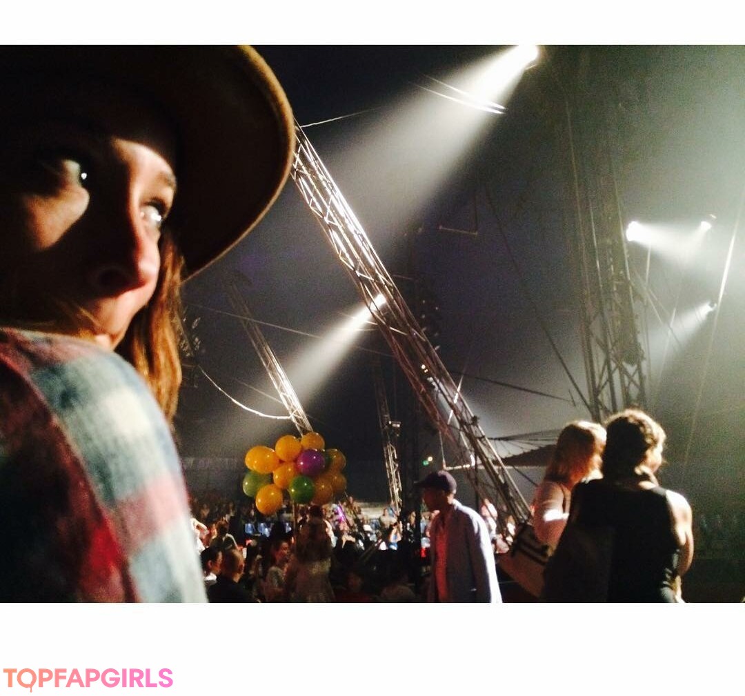 Foto desnuda filtrada de OnlyFans de Mekenna Melvin #13 Foto desnuda filtrada de OnlyFans de Mekenna Melvin #13