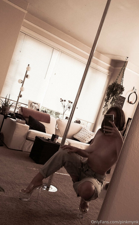Foto desnuda filtrada de OnlyFans de Pinkmynk