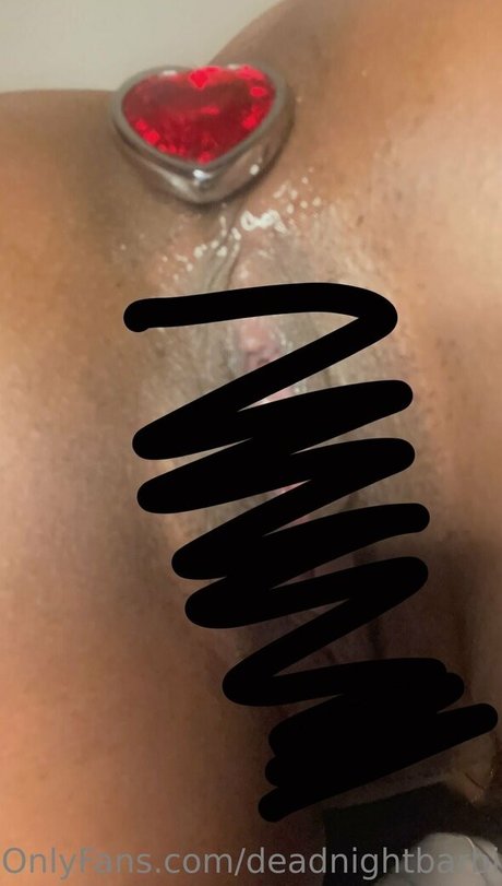 Foto desnuda filtrada de OnlyFans de Deadnightbarbie
