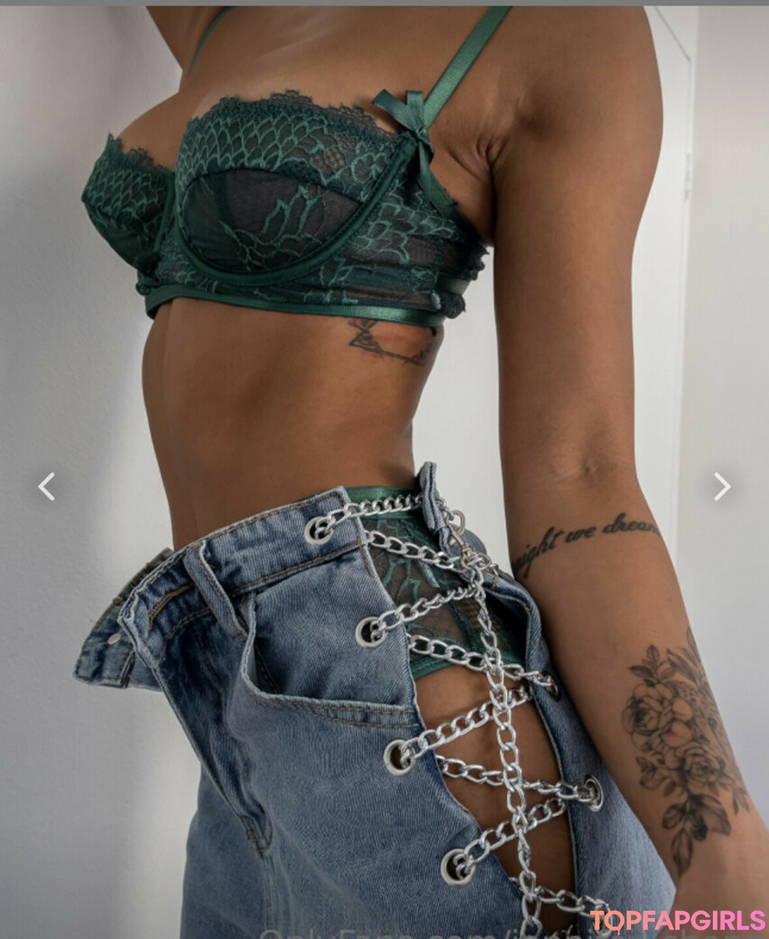 Foto desnuda filtrada de OnlyFans de Jennifer Chong #6 Foto desnuda filtrada de OnlyFans de Jennifer Chong #6