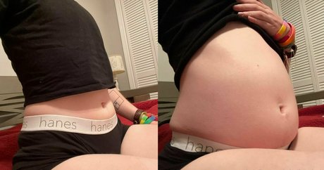 Foto desnuda filtrada de OnlyFans de Bellyenby2