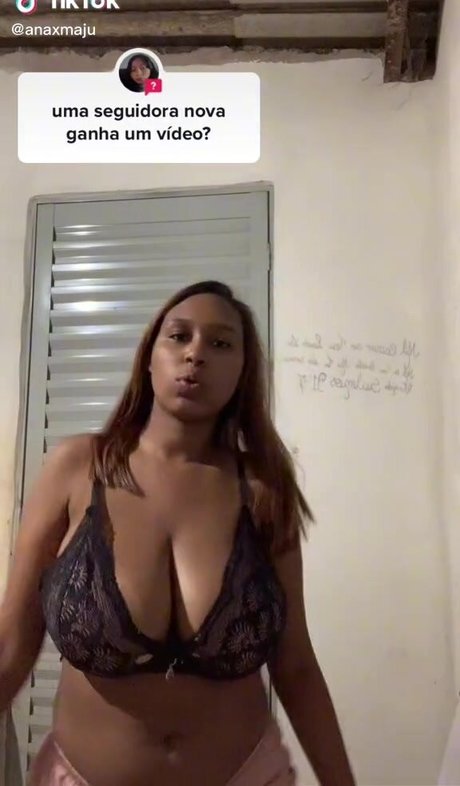 Foto desnuda filtrada de OnlyFans de Aninhaxmaju
