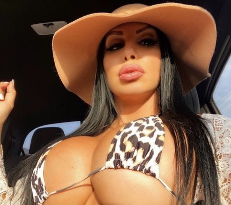 Foto desnuda filtrada de OnlyFans de Ellys Angela