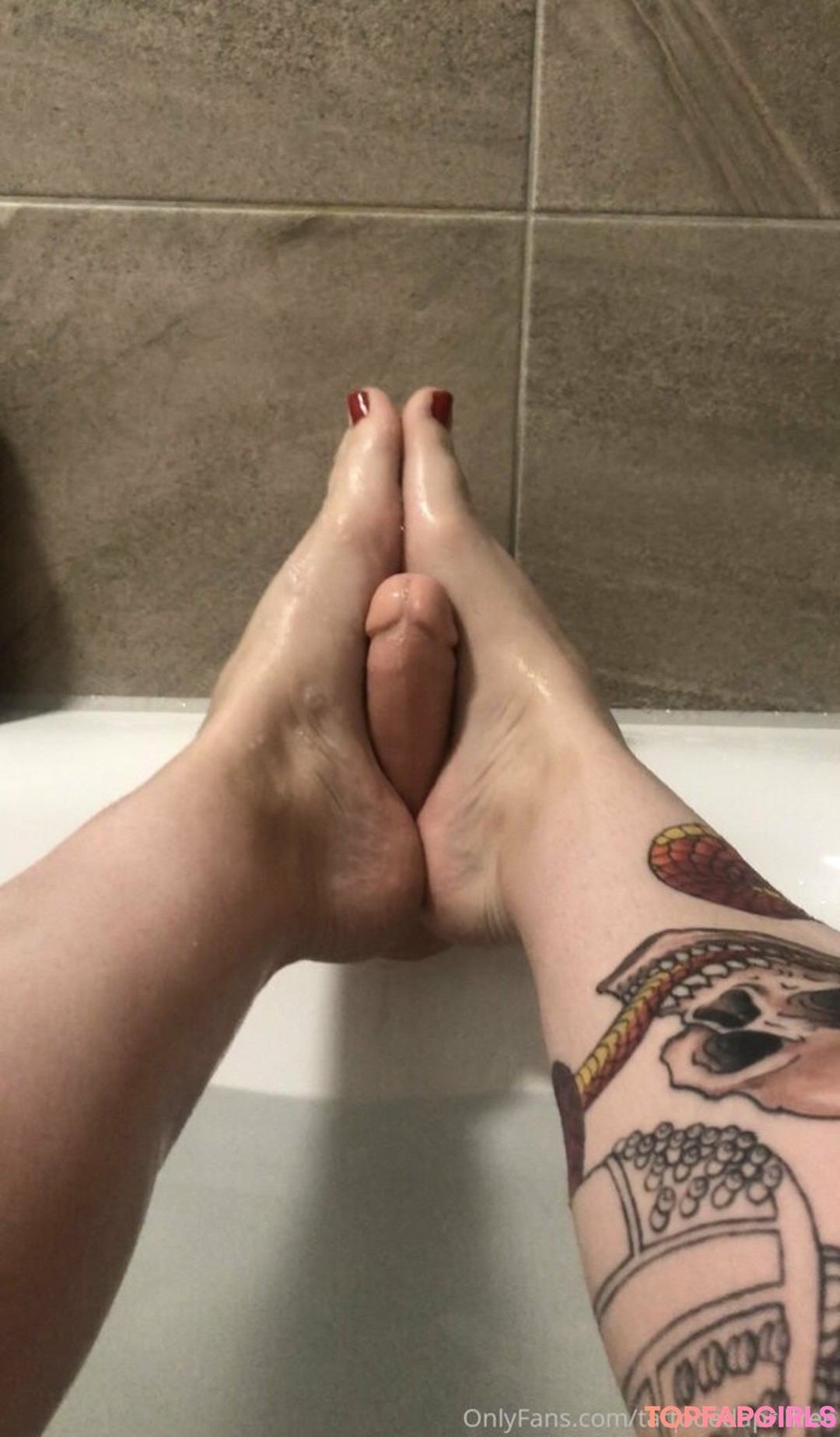Foto desnuda filtrada de OnlyFans de Tattooedaprilfree #69 Foto desnuda filtrada de OnlyFans de Tattooedaprilfree #69