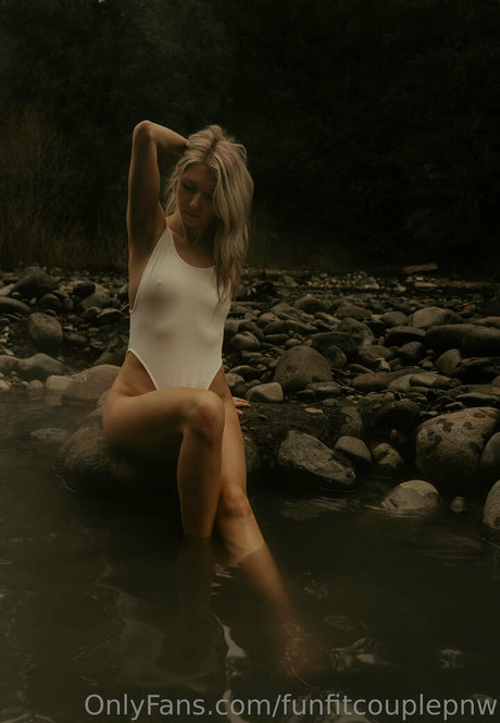 Foto desnuda filtrada de OnlyFans de Funfitcouplepnw
