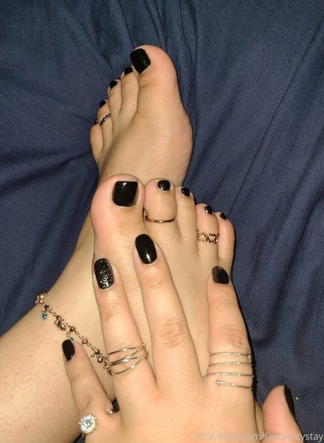Feetstacystay