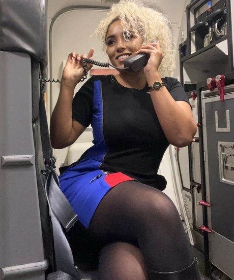 Foto desnuda filtrada de OnlyFans de Office Sluts