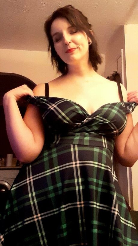 Foto desnuda filtrada de OnlyFans de Peacelily1993