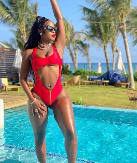 Amara La Negra