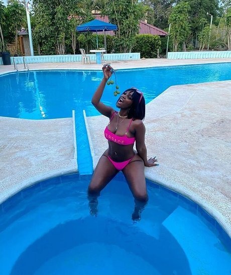 Amara La Negra