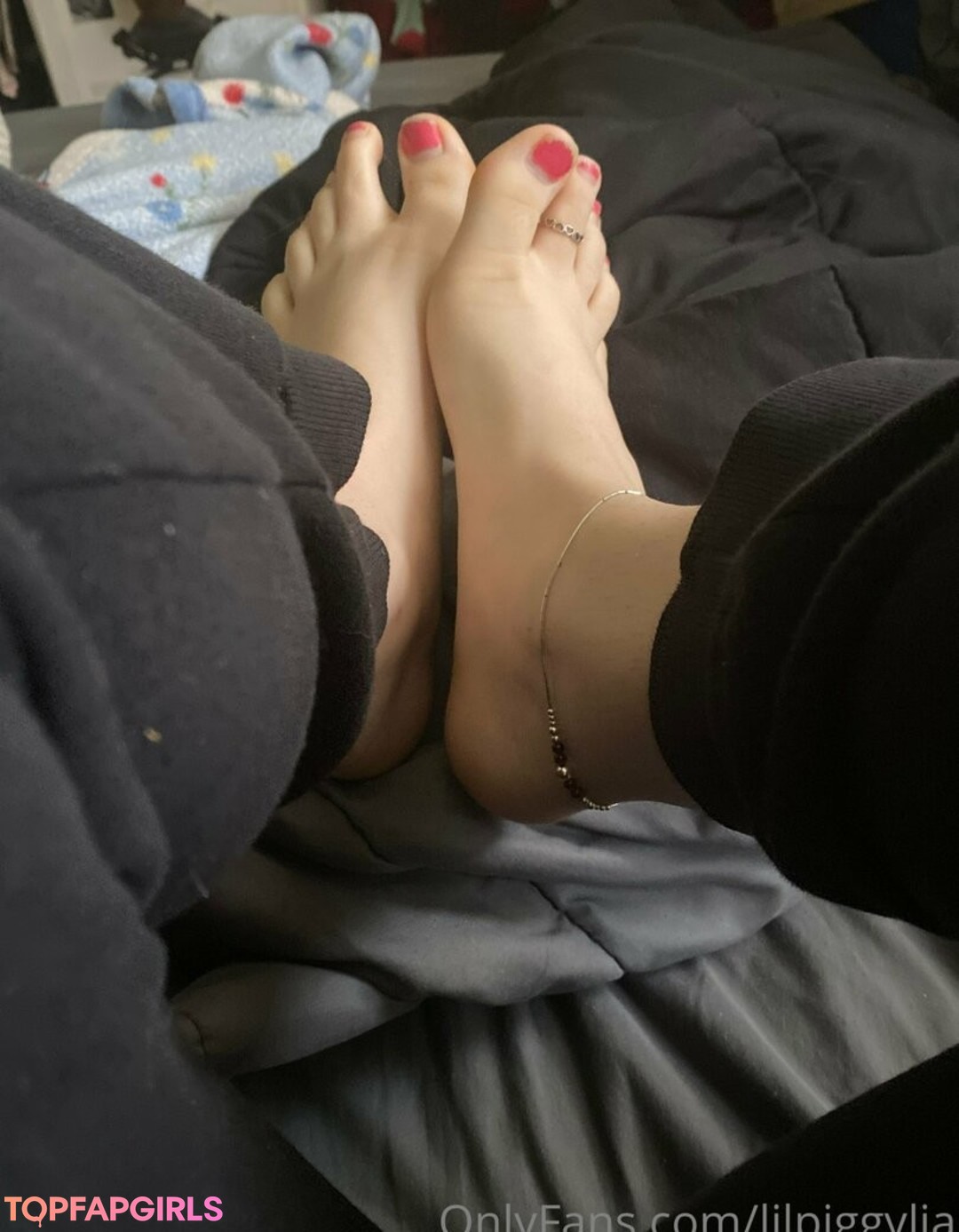 Foto desnuda filtrada de OnlyFans de Lilpiggylia #9 Foto desnuda filtrada de OnlyFans de Lilpiggylia #9