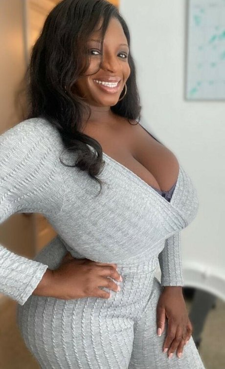 Foto desnuda filtrada de OnlyFans de Tyrabeckybuilt