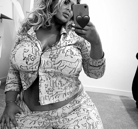Foto desnuda filtrada de OnlyFans de Susannah Elizabeth