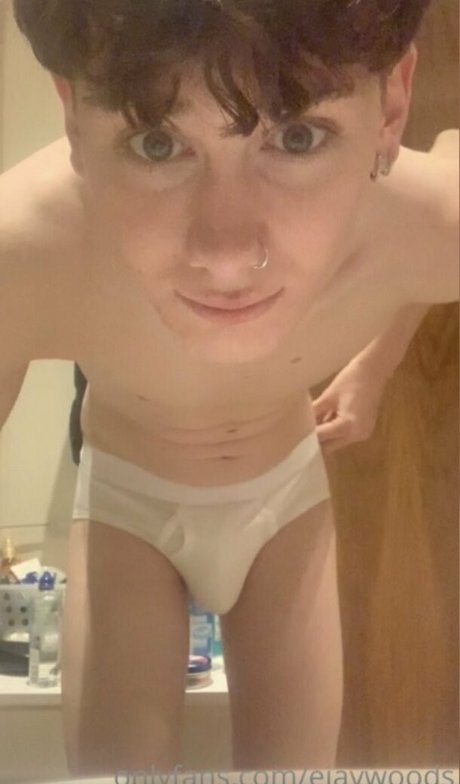 Foto desnuda filtrada de OnlyFans de Ejaywoodsfree