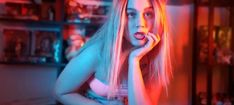 Hollygraphixxx