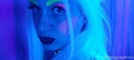 Hollygraphixxx