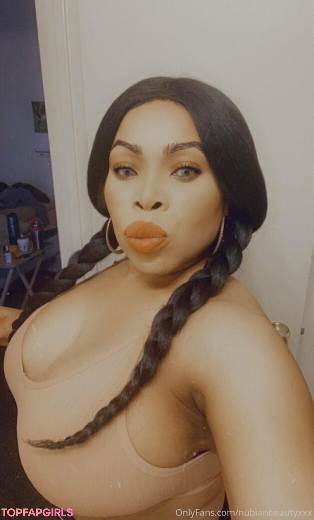 Foto desnuda filtrada de OnlyFans de Nubianbeautyxxx #29 Foto desnuda filtrada de OnlyFans de Nubianbeautyxxx #29
