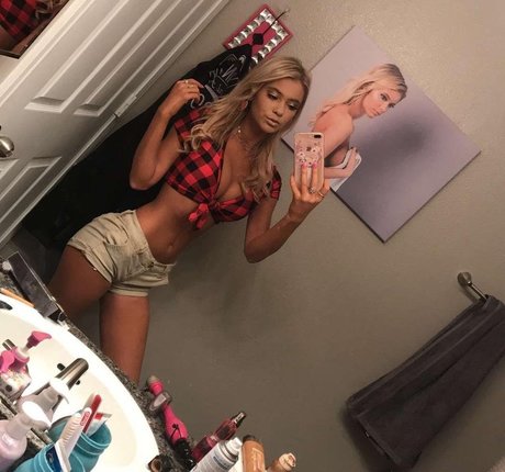 Foto desnuda filtrada de OnlyFans de Avery T
