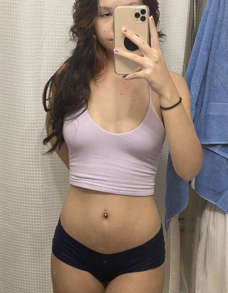 Foto desnuda filtrada de OnlyFans de Silkyvinyl