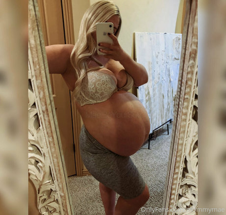 Foto desnuda filtrada de OnlyFans de Mommymae