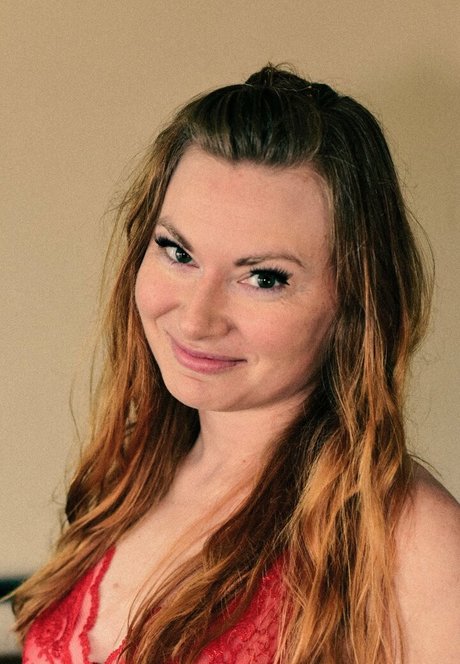 Foto desnuda filtrada de OnlyFans de Cathyreisenwitz