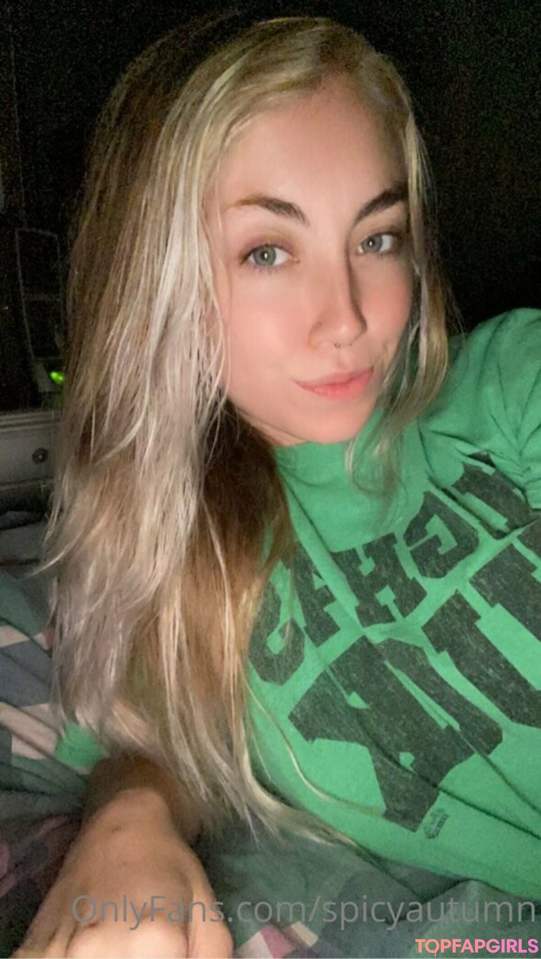 Foto desnuda filtrada de OnlyFans de Spicyautumn #40 Foto desnuda filtrada de OnlyFans de Spicyautumn #40