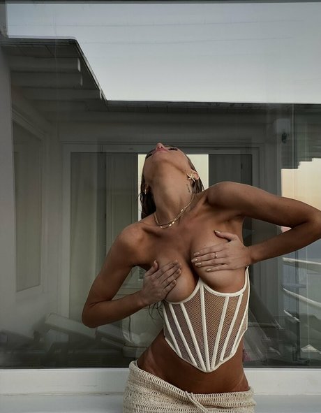 Foto desnuda filtrada de OnlyFans de Sarahardel