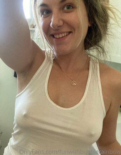 Foto desnuda filtrada de OnlyFans de Funwithbubblerainbow
