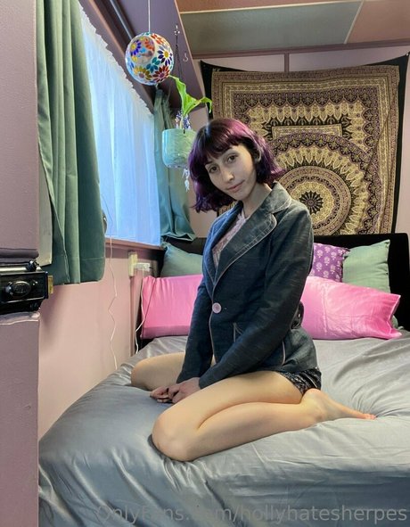 Foto desnuda filtrada de OnlyFans de Hollyhatesherpes