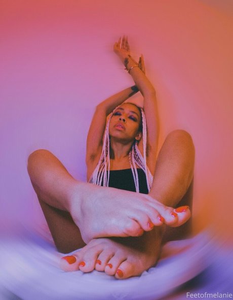 Feetofmelanie