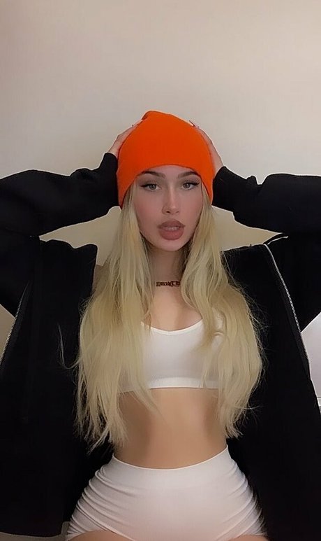 Dressupblondie