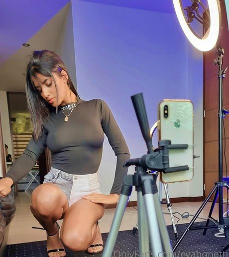 Foto desnuda filtrada de OnlyFans de Evabinetti