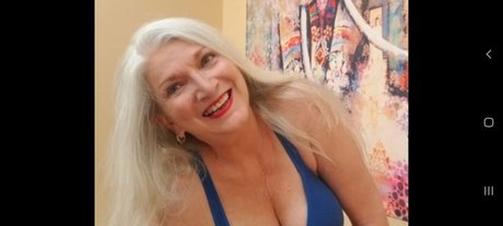 Nakedyoganakedyoga