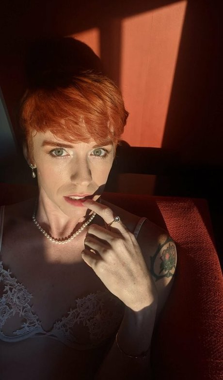 Faye Holloway